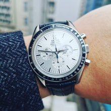 Load image into Gallery viewer, Omega Speedmaster Professional Apollo XI 25th Anniversary White Gold 500 LE 3692.30