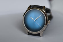 Load image into Gallery viewer, H.Moser & Cie. ENDEAVOUR CENTRE SECONDS Funky Blue Dial 100 Piece