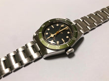 Load image into Gallery viewer, Tudor Black Bay Harrods 79230G