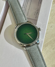 Load image into Gallery viewer, H.Moser &amp; Cie. Endeavour Centre Seconds Concept Lime Green
