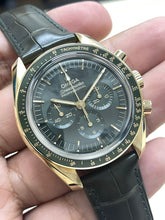 Load image into Gallery viewer, Omege Speedmaster Moonwatch Yellow Gold Green
