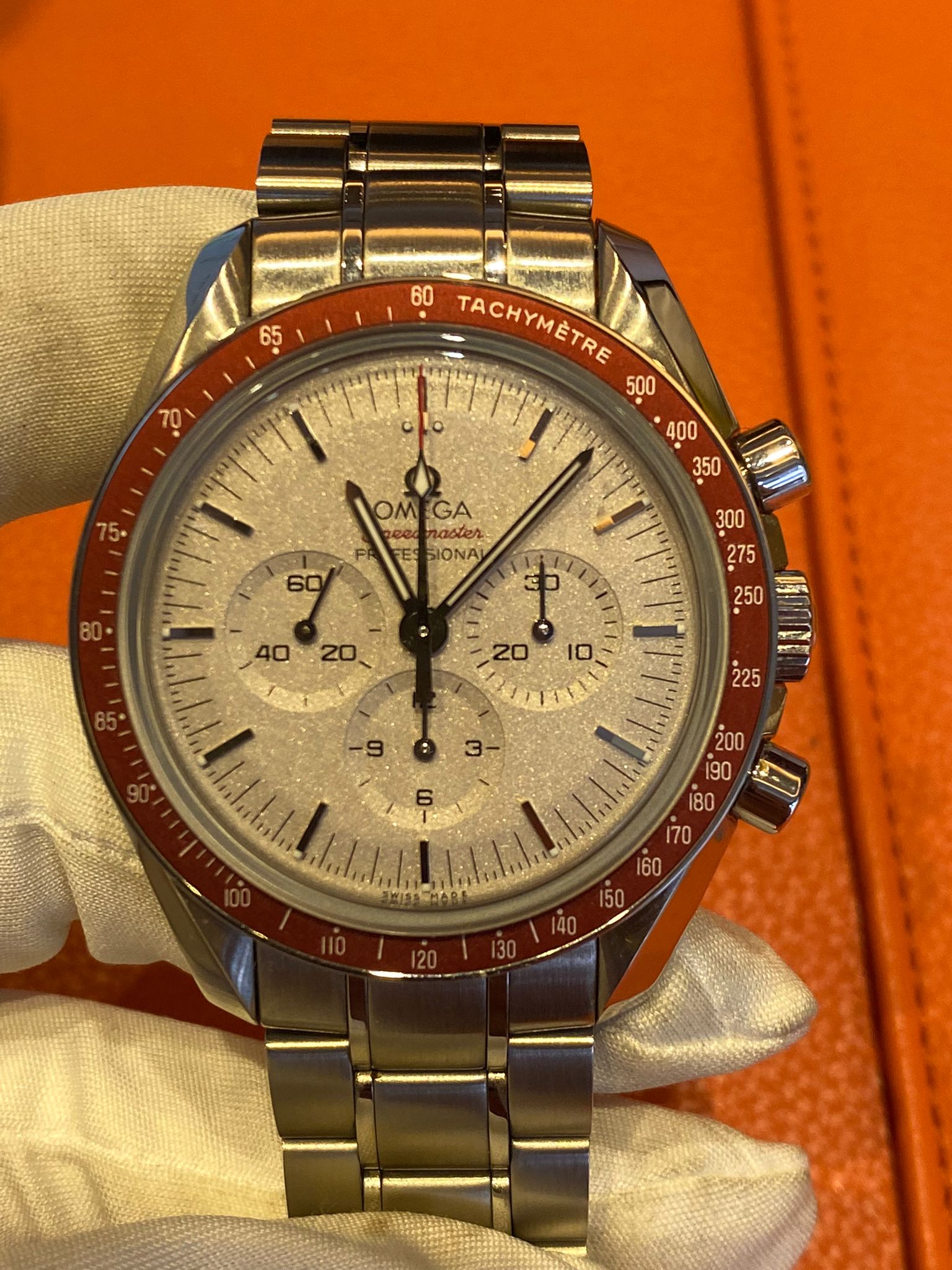 Omega speedmaster rising discount sun