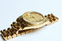 Load image into Gallery viewer, Rolex Day-Date 1803 Linen Dial
